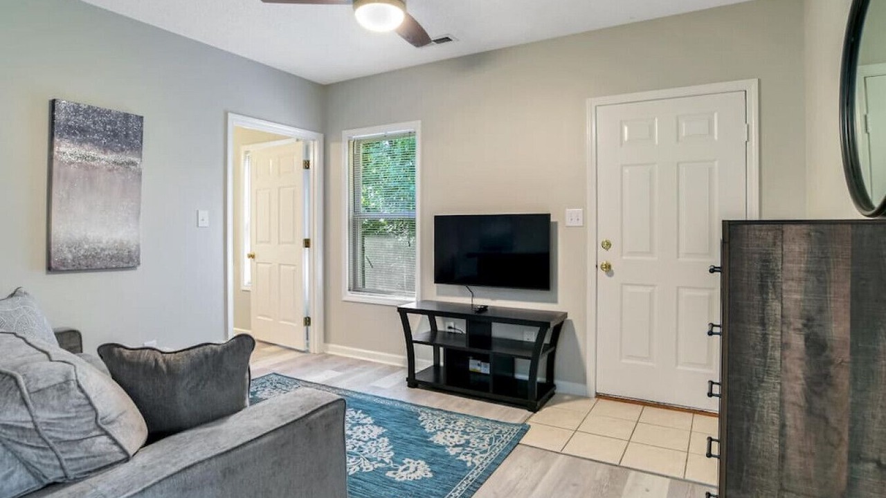 Photo of Livingroom in Royal Pines
