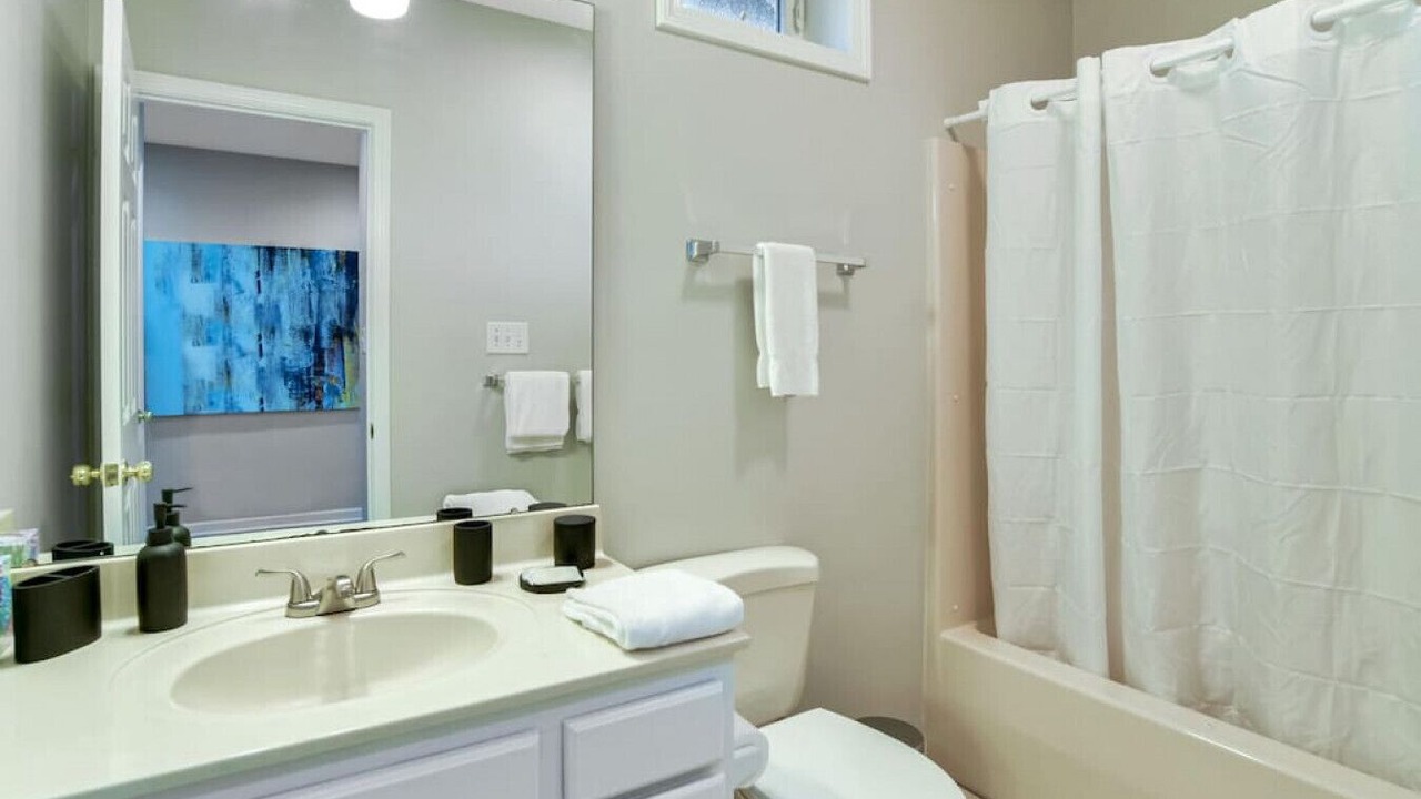 Photo of Bathroom in Royal Pines