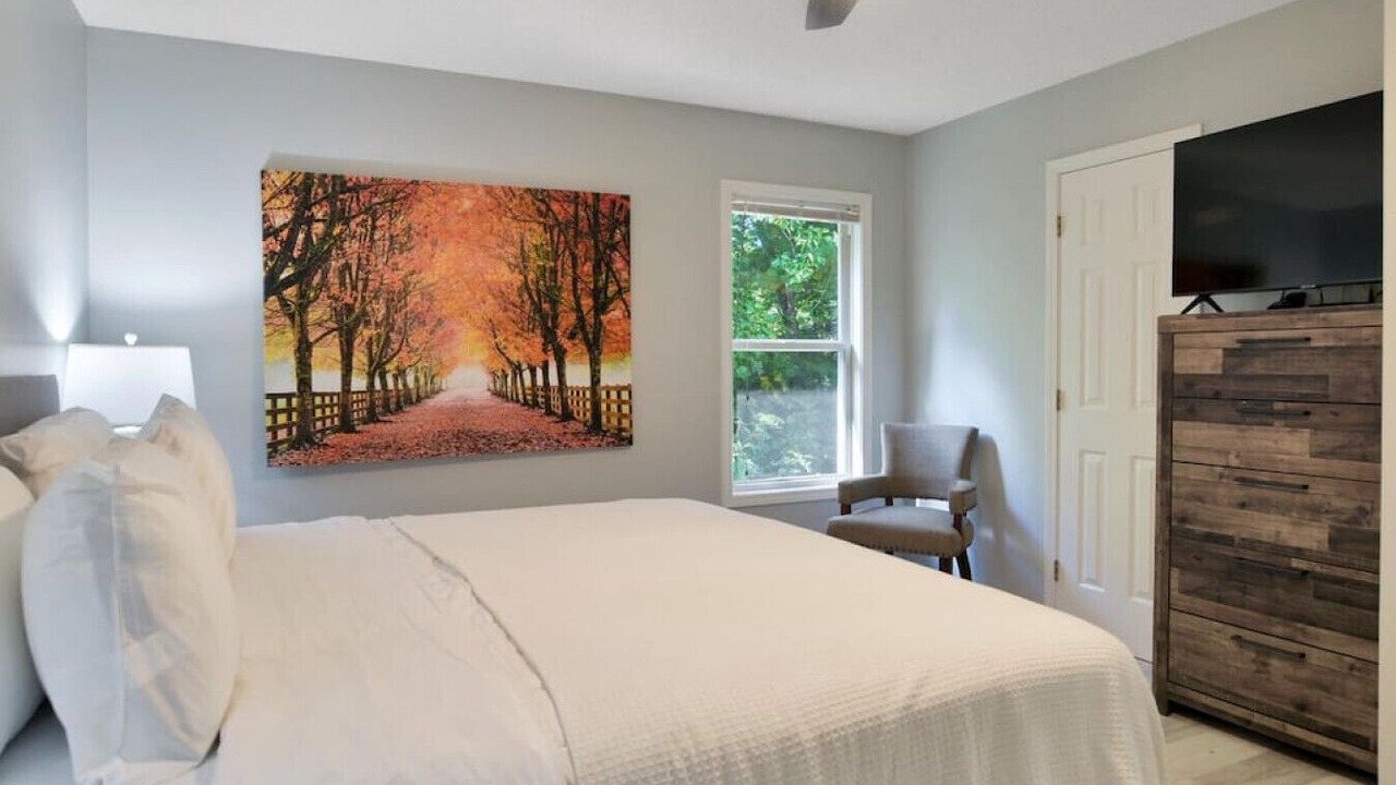 Photo of Bedroom in Royal Pines