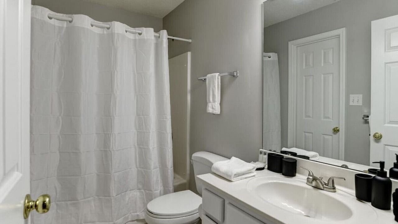 Photo of Bathroom in Royal Pines