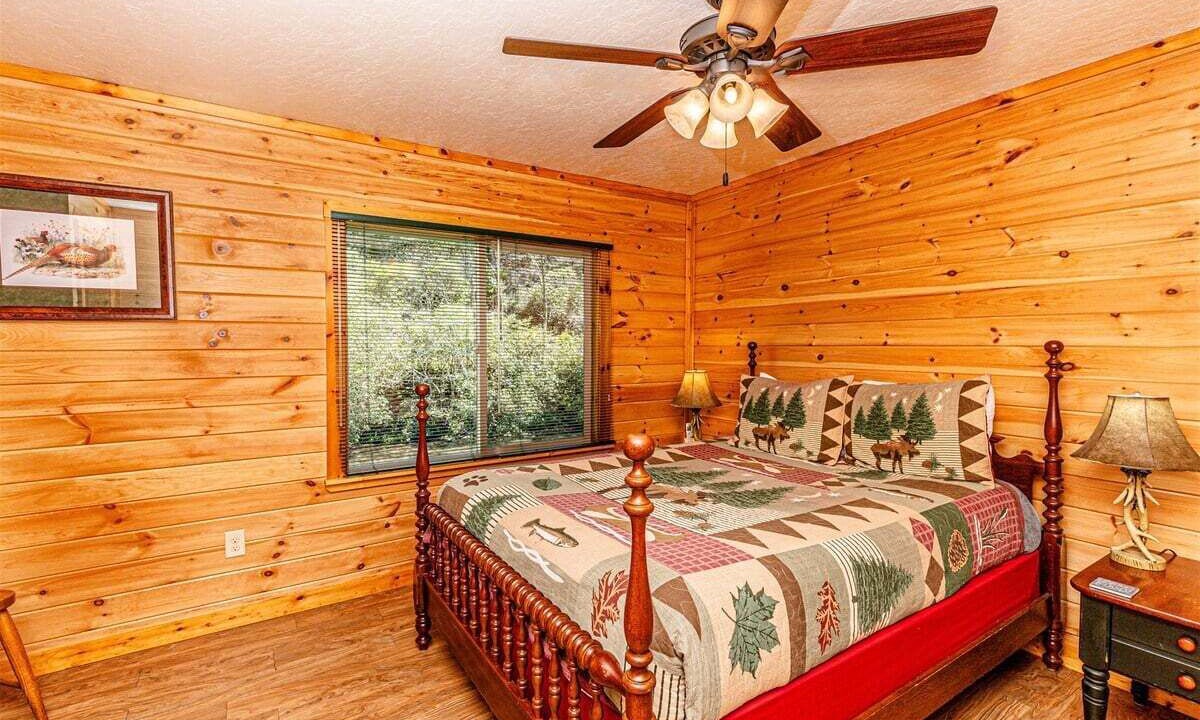 Photo of Bedroom in Bryson City