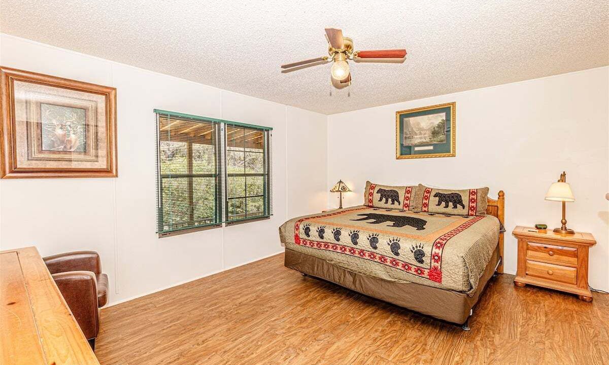 Photo of Bedroom in Bryson City