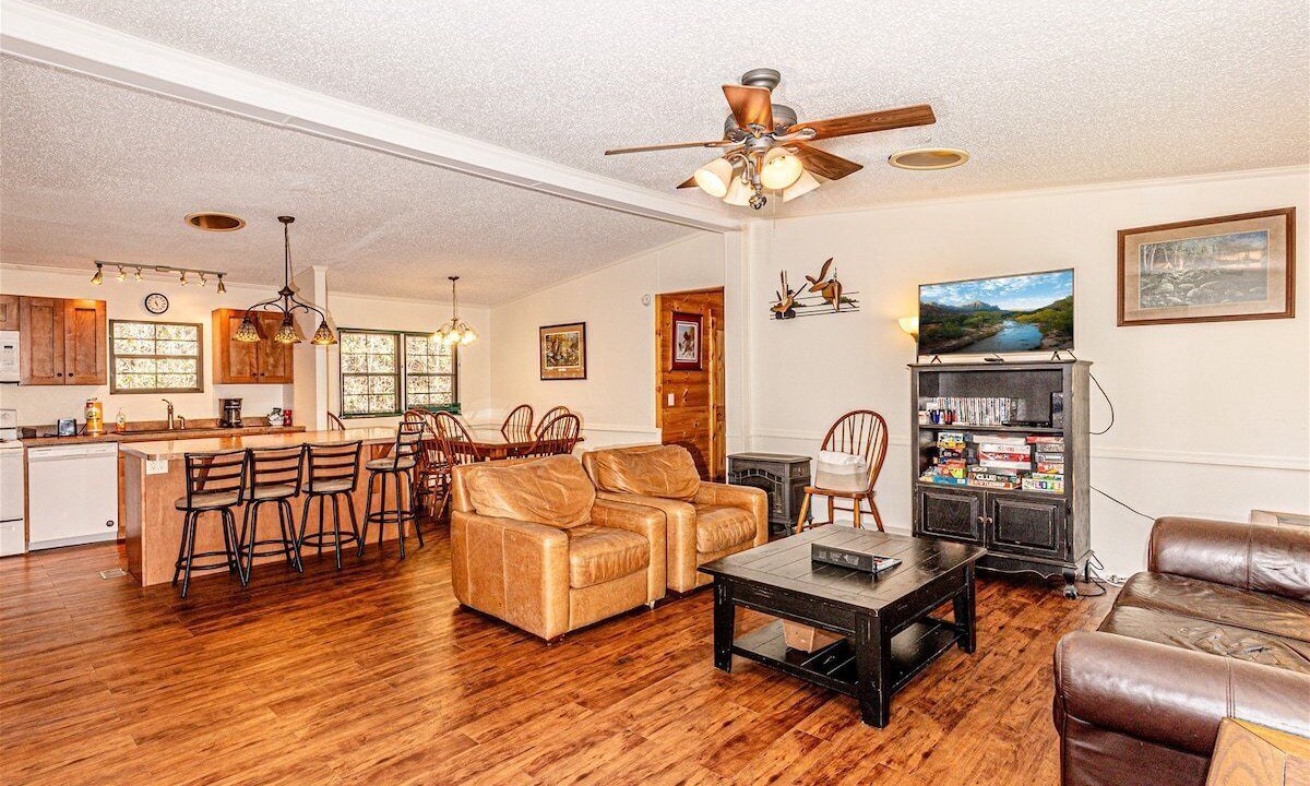 Photo of Livingroom in Bryson City