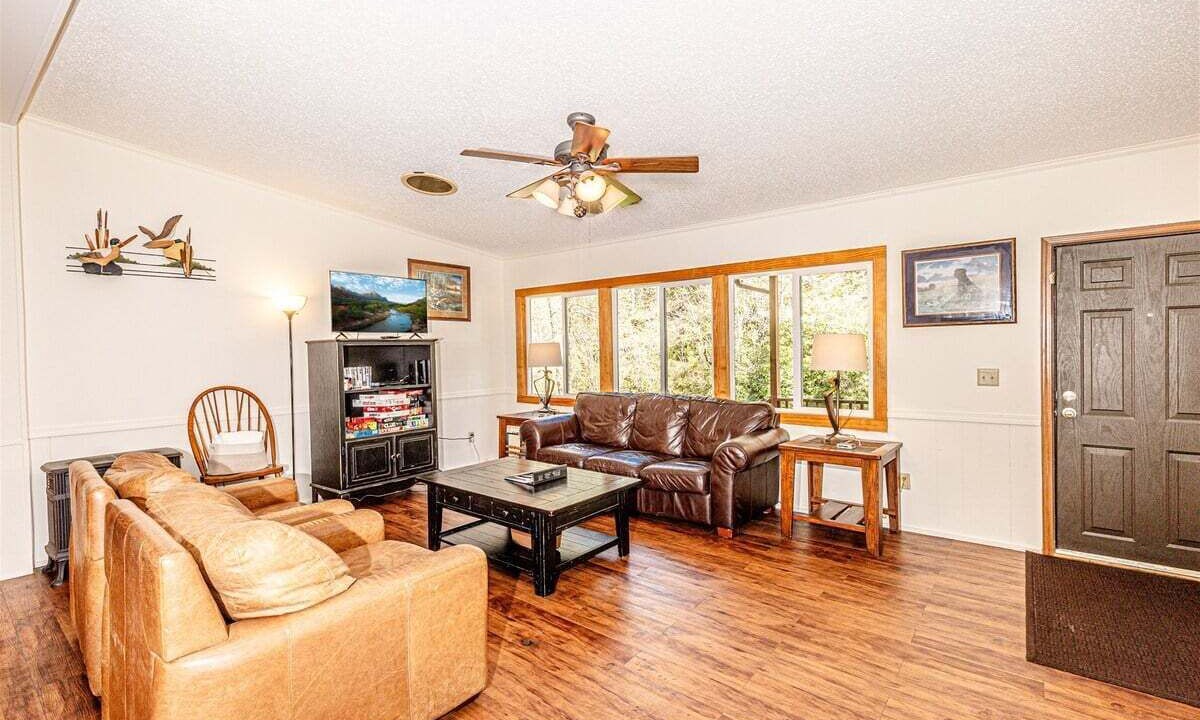 Photo of Livingroom in Bryson City