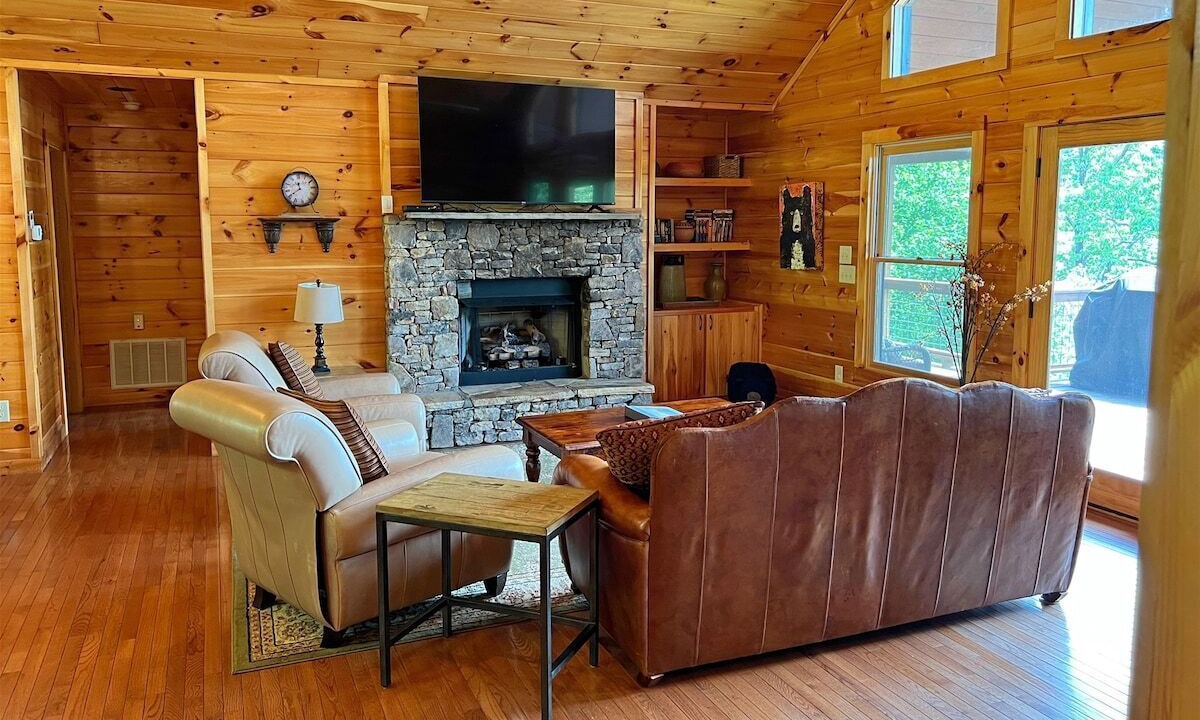 Photo of Livingroom in Bryson City