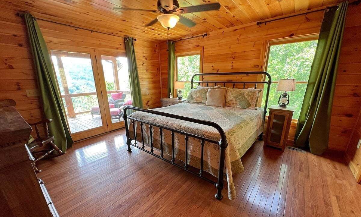 Photo of Bedroom in Bryson City