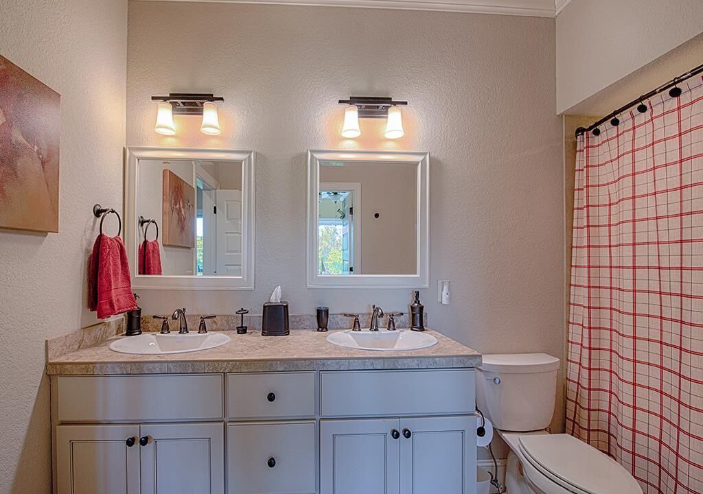 Photo of Bathroom in Cataloochee Ranch
