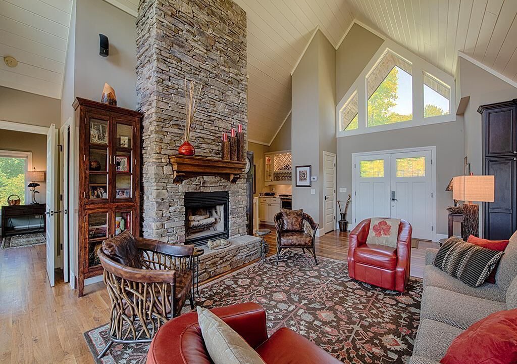 Photo of Livingroom in Cataloochee Ranch