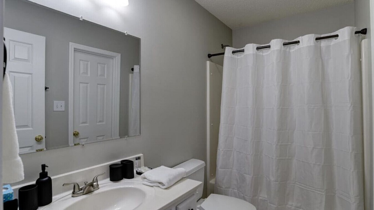 Photo of Bathroom in Royal Pines