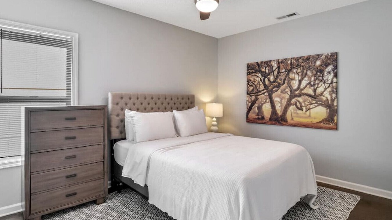Photo of Bedroom in Royal Pines