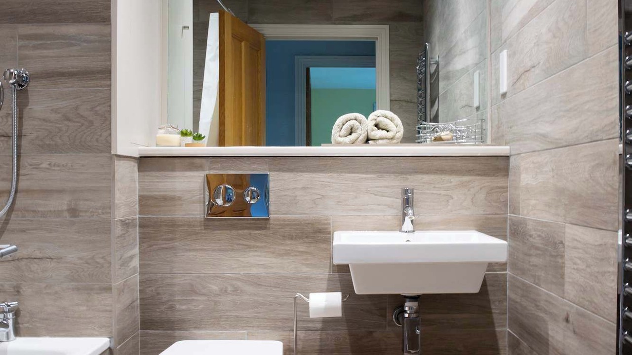 Photo of Bathroom in Eartham