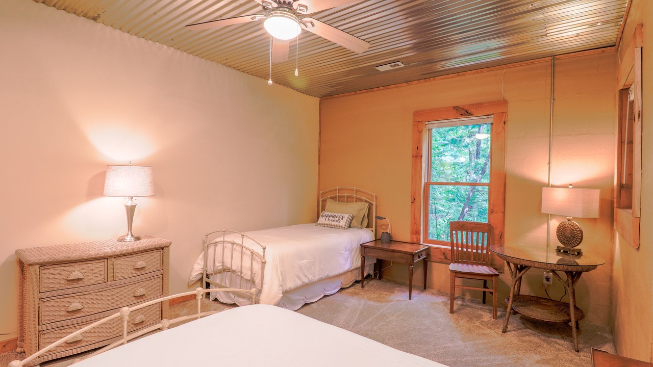 Photo of Bedroom in Flat Rock