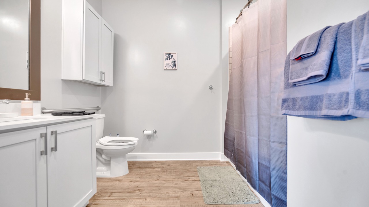 Photo of Bathroom in Commonwealth