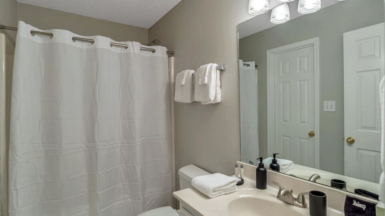 Photo of Bathroom in Royal Pines