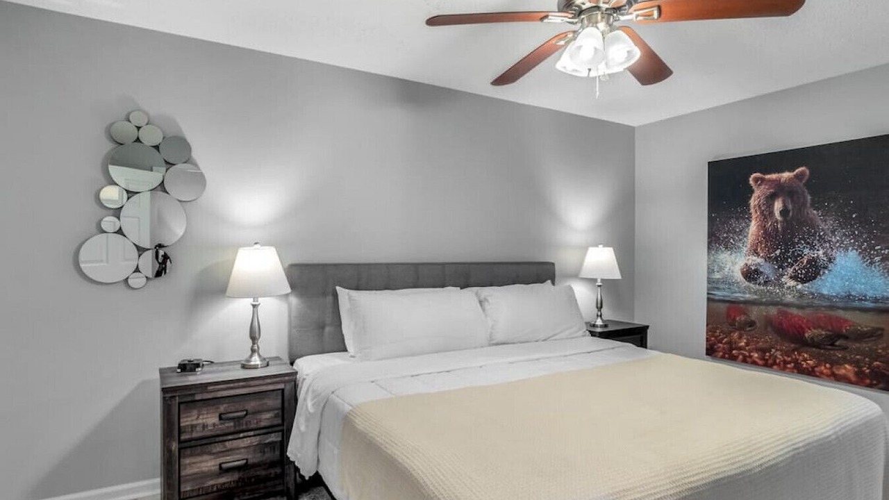 Photo of Bedroom in Royal Pines