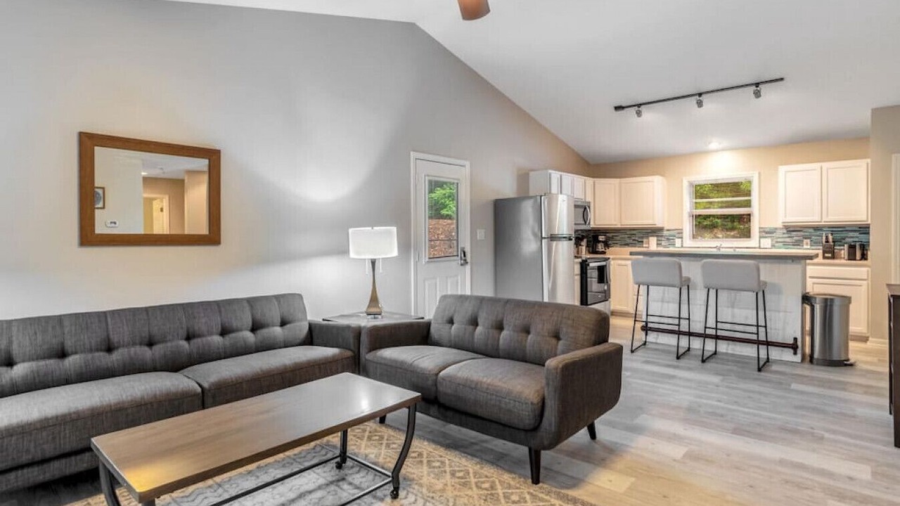 Photo of Livingroom in Royal Pines