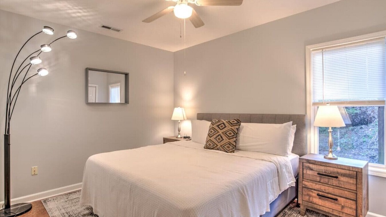Photo of Bedroom in Royal Pines