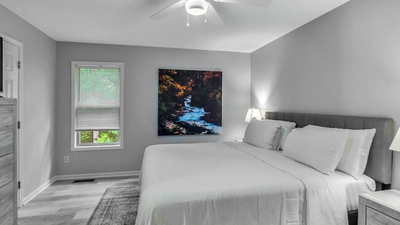 Photo of Bedroom in Royal Pines