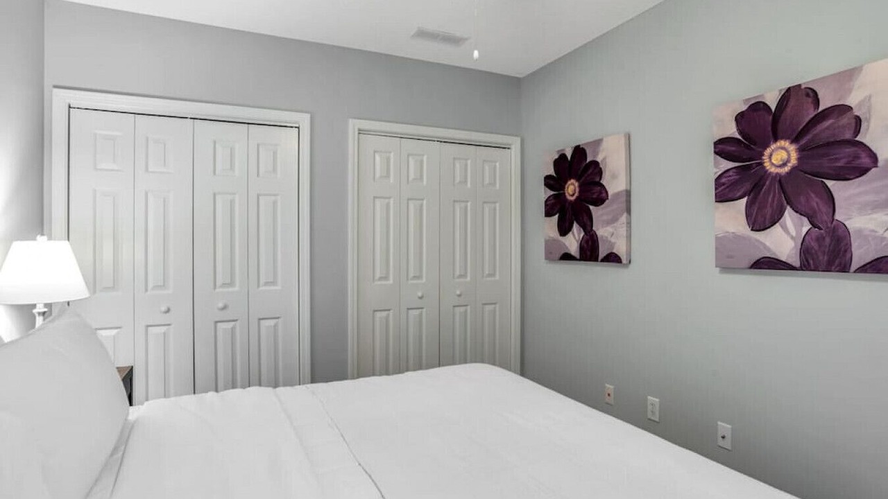 Photo of Bedroom in Royal Pines
