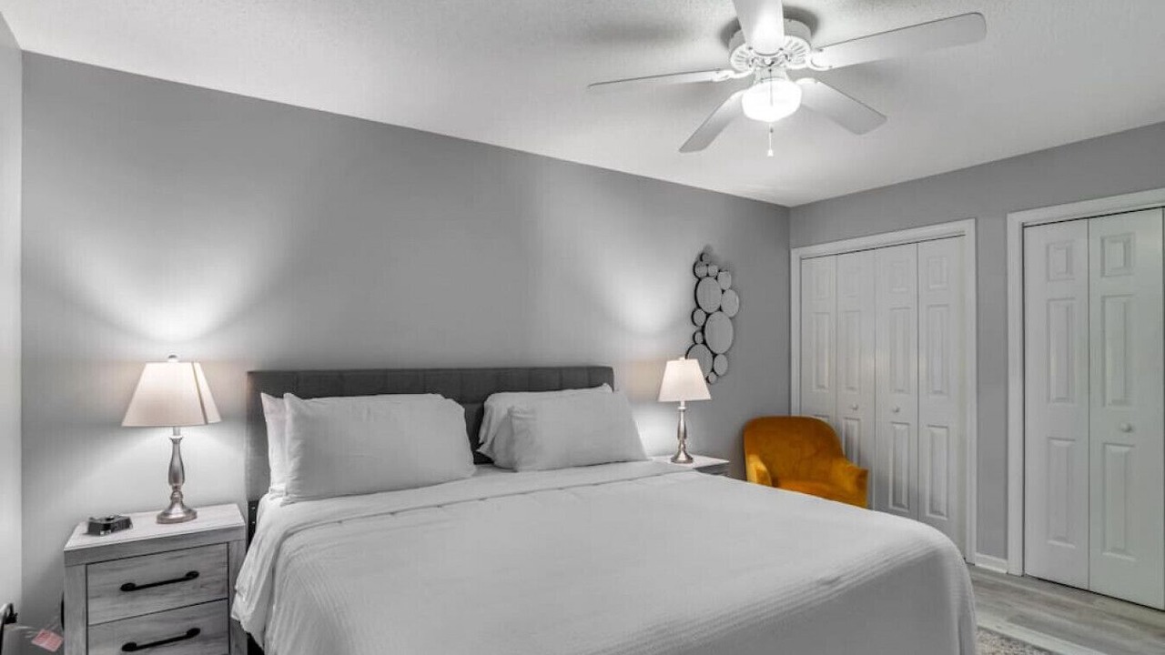 Photo of Bedroom in Royal Pines