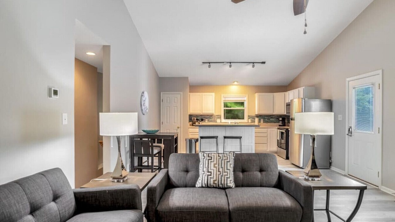 Photo of Livingroom in Royal Pines