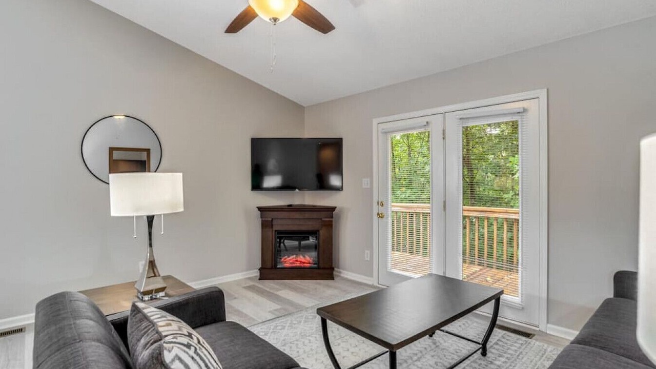 Photo of Livingroom in Royal Pines