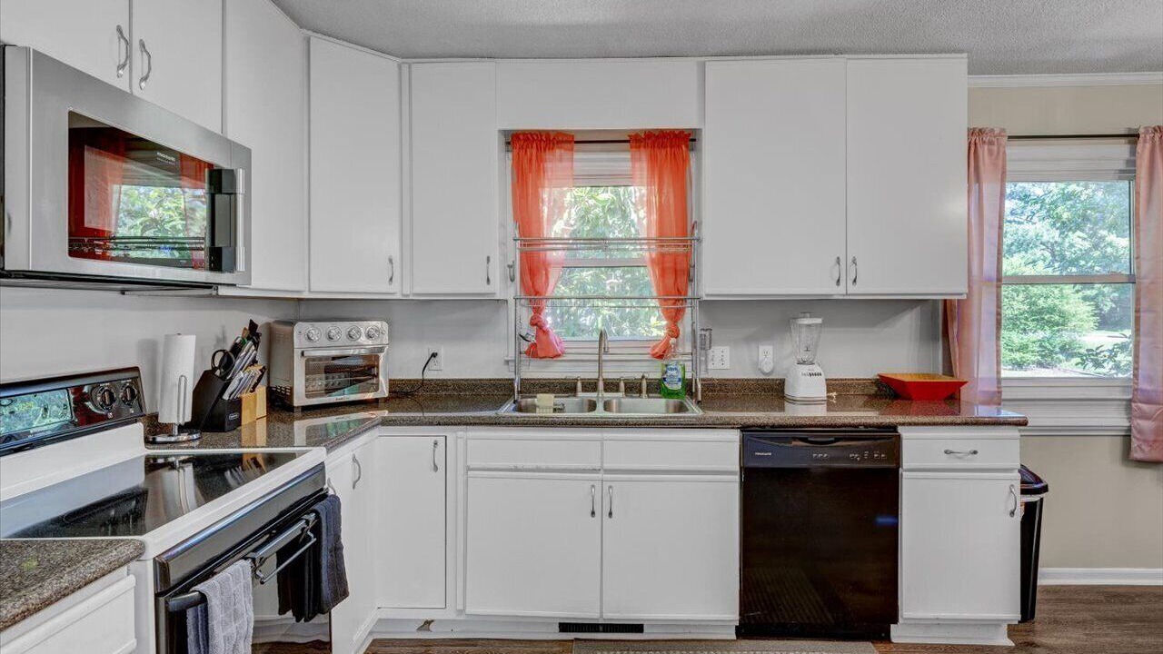 Photo of Kitchen in Cross-County
