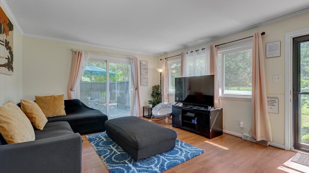 Photo of Livingroom in Cross-County