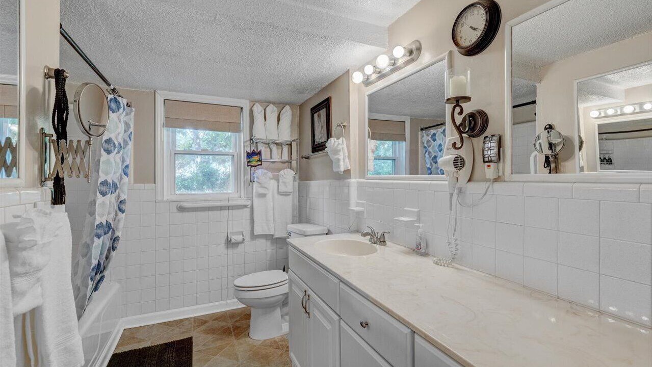 Photo of Bathroom in Cross-County