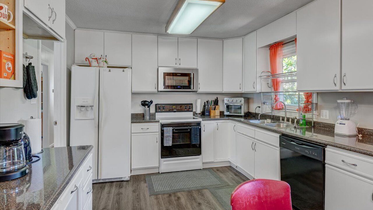 Photo of Kitchen in Cross-County