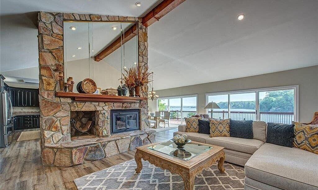 Photo of Livingroom in Steele Creek