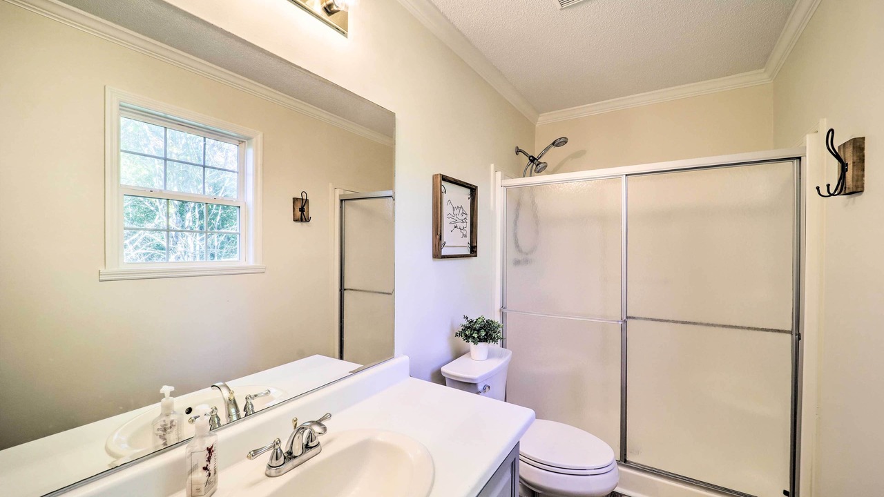 Photo of Bathroom in Newland