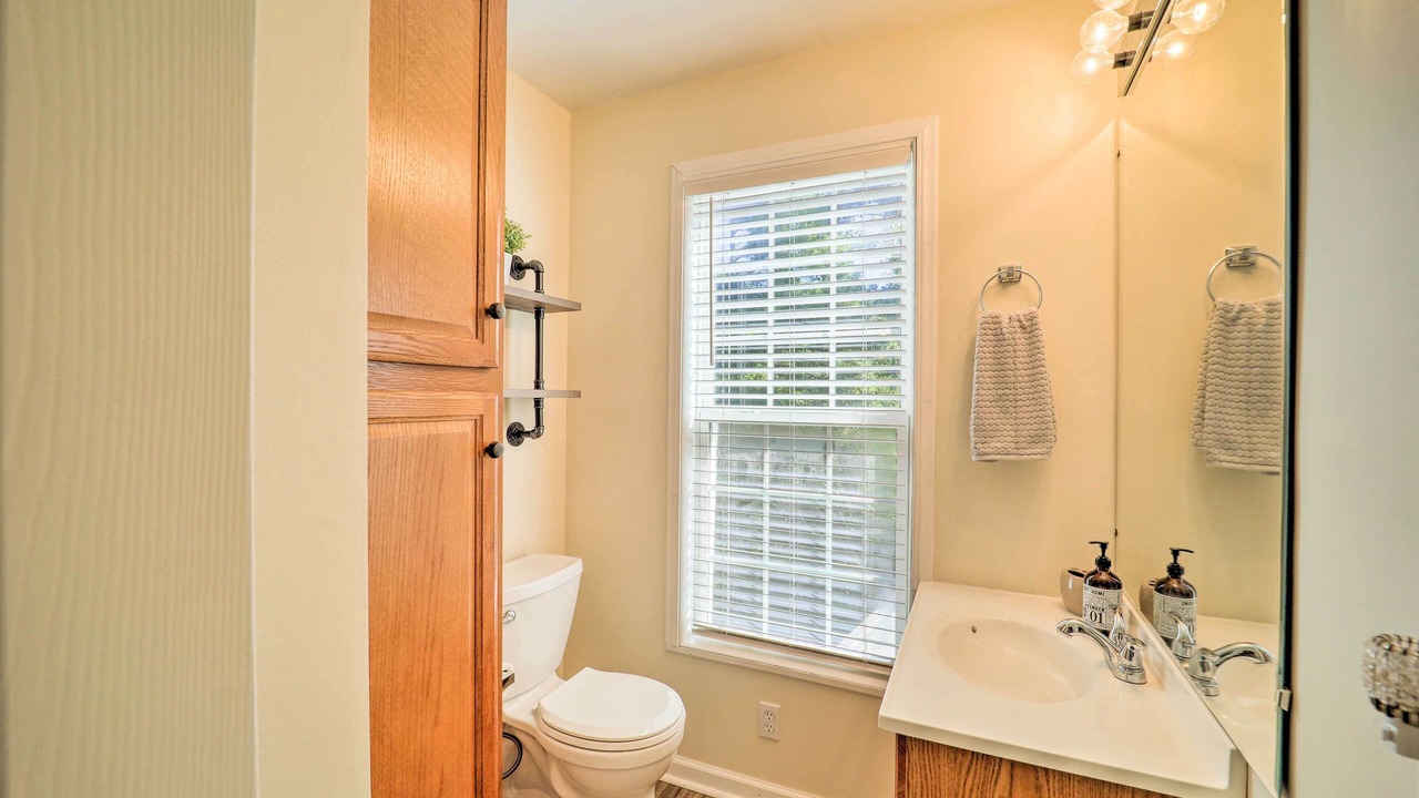 Photo of Bathroom in Newland