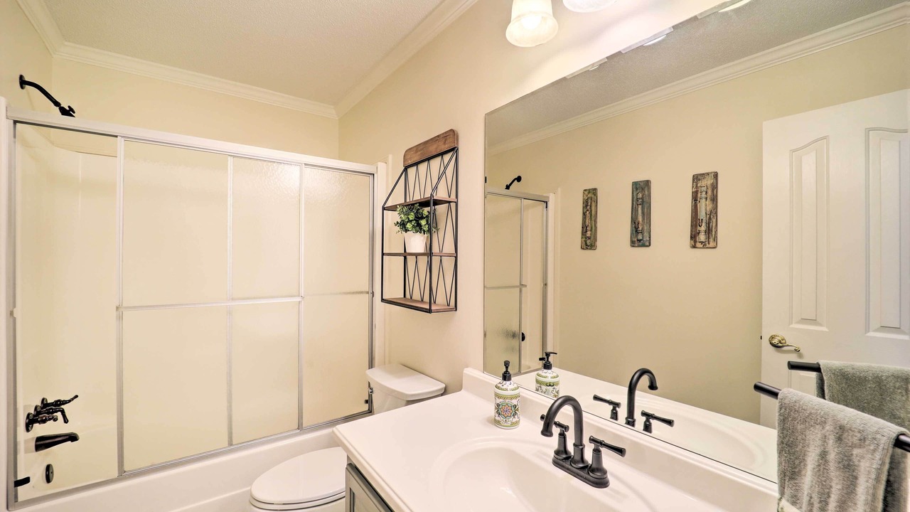 Photo of Bathroom in Newland