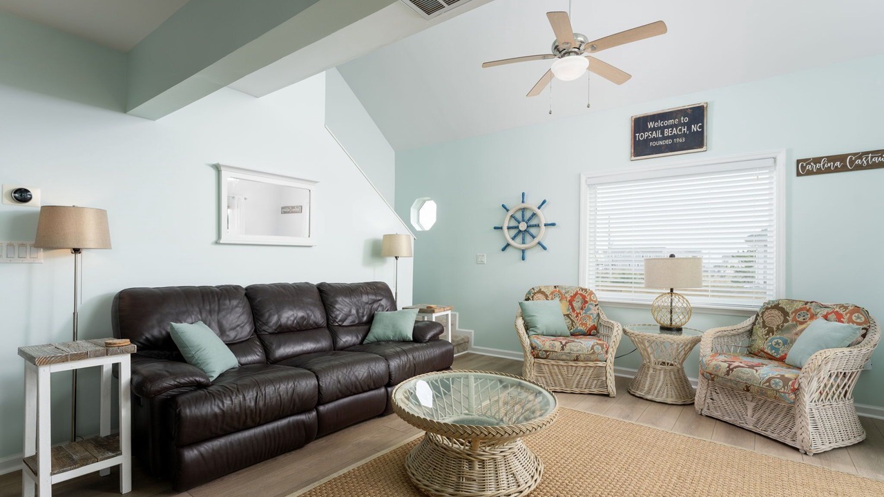 Photo of Livingroom in North Topsail Beach