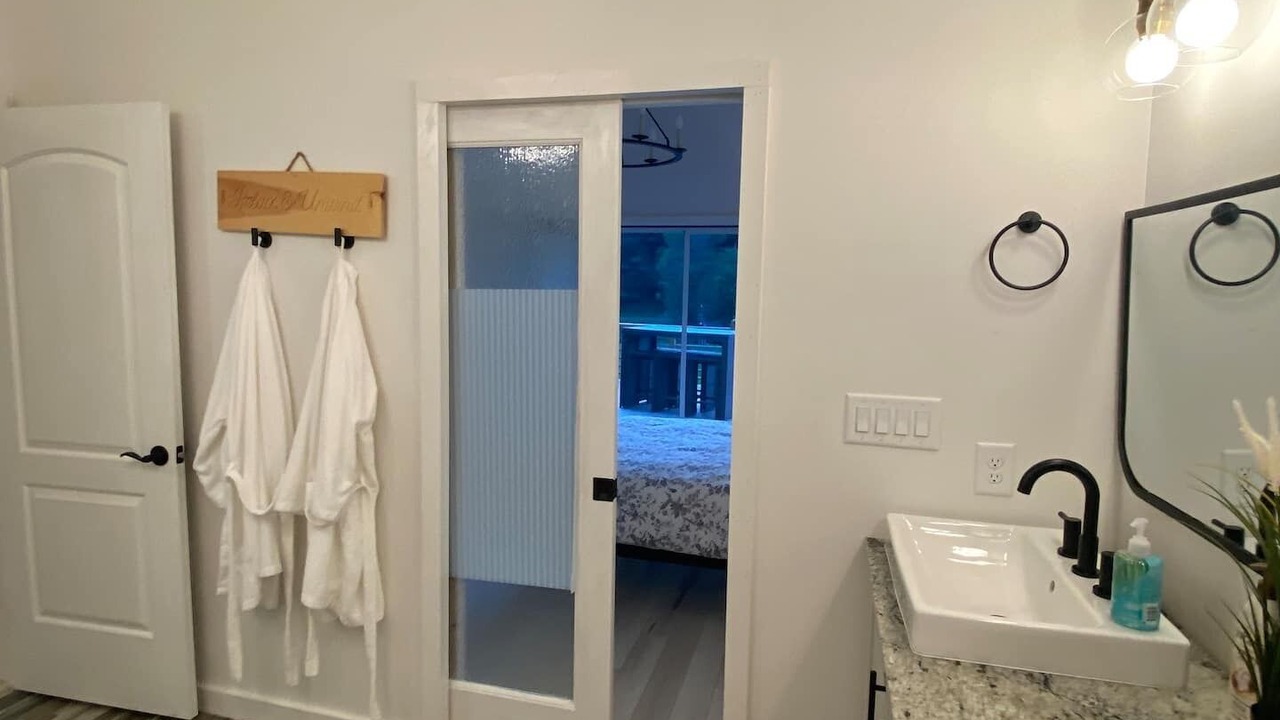 Photo of Bathroom in Newland