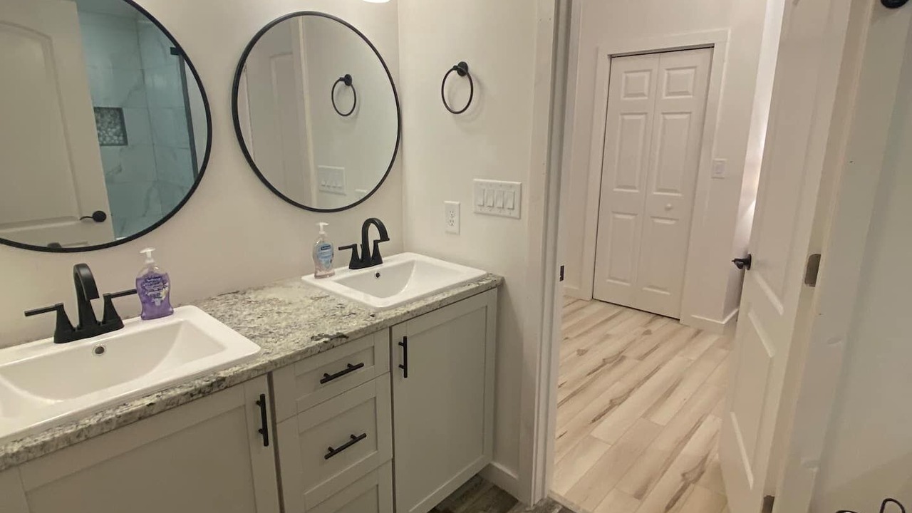 Photo of Bathroom in Newland