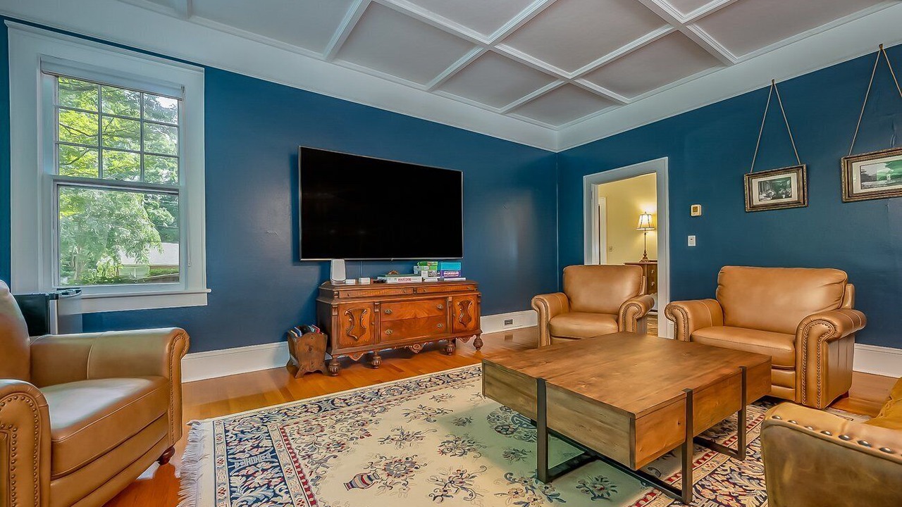 Photo of Bedroom in Hyman Heights Historic District