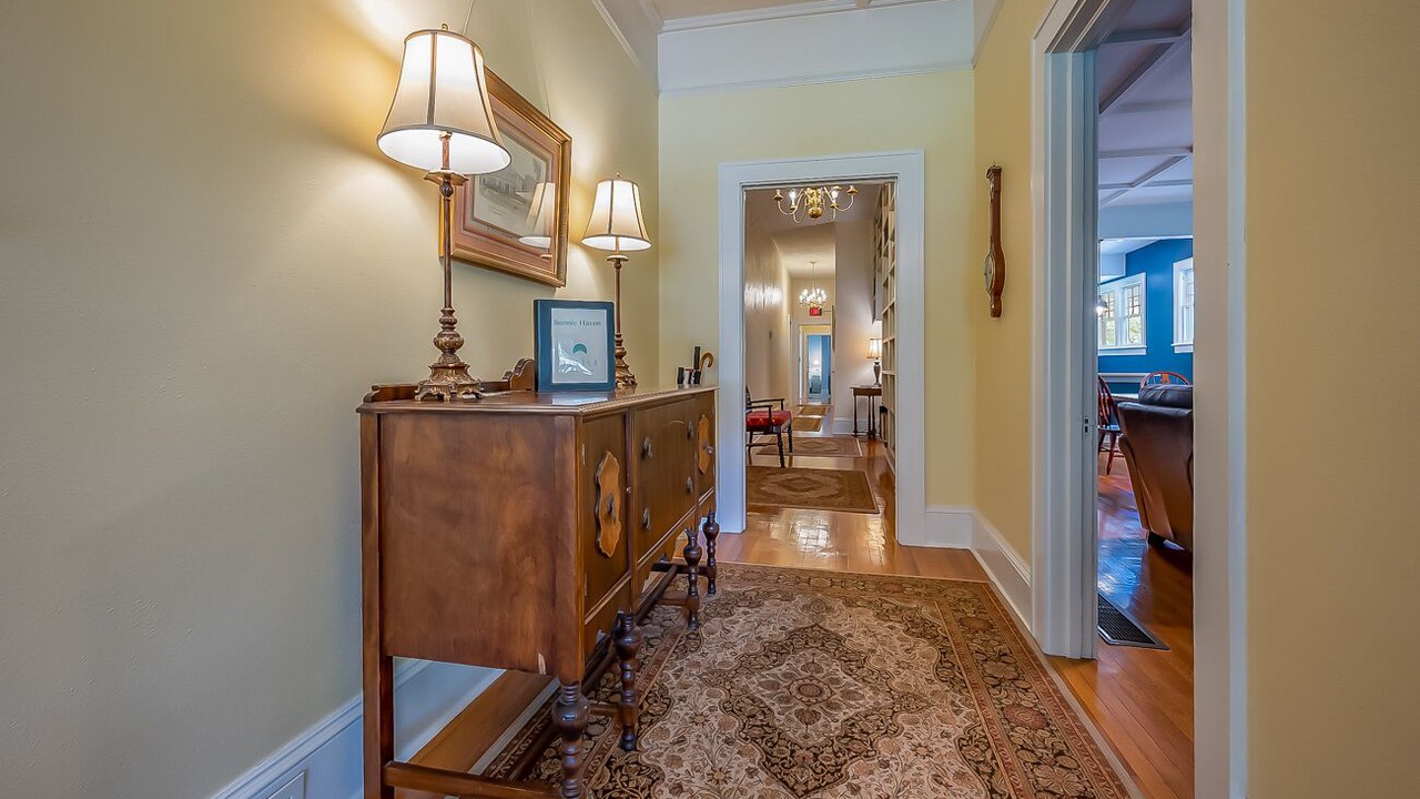 Photo of Bedroom in Hyman Heights Historic District