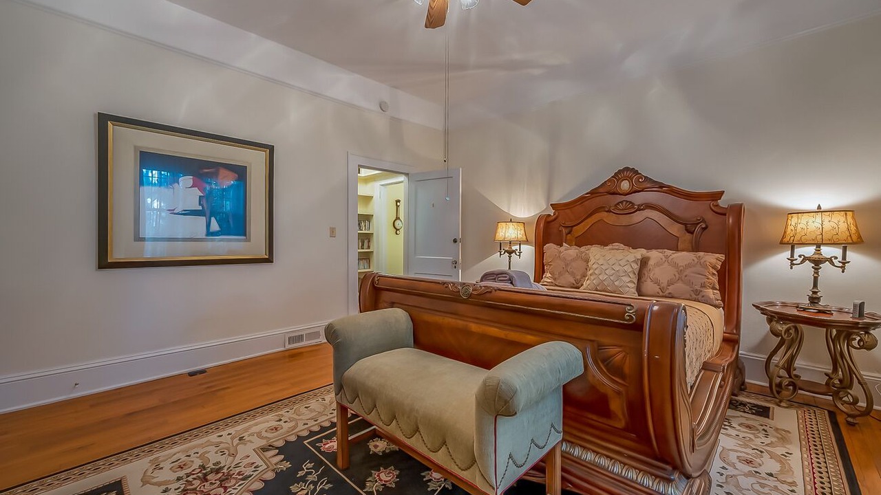 Photo of Bedroom in Hyman Heights Historic District