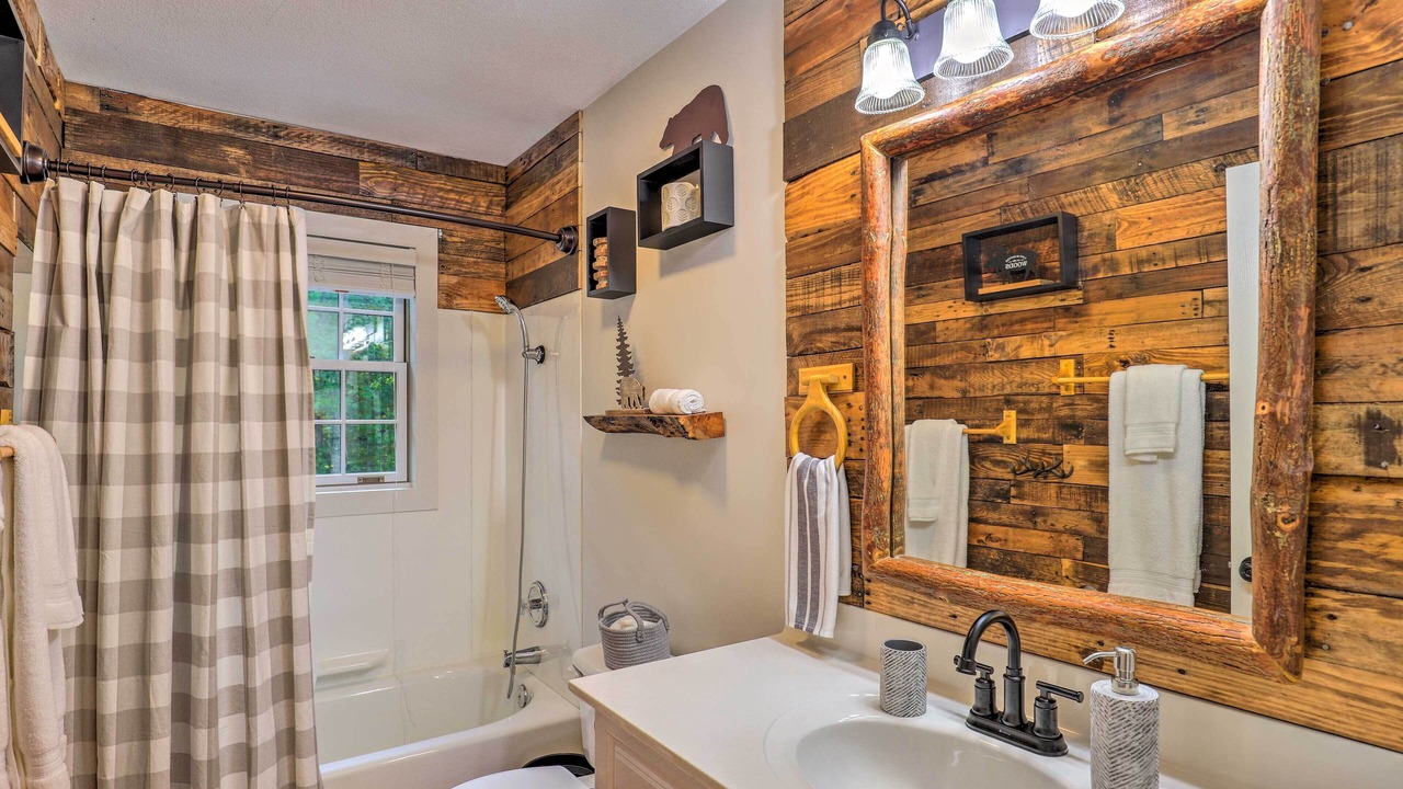 Photo of Bathroom in Gerton