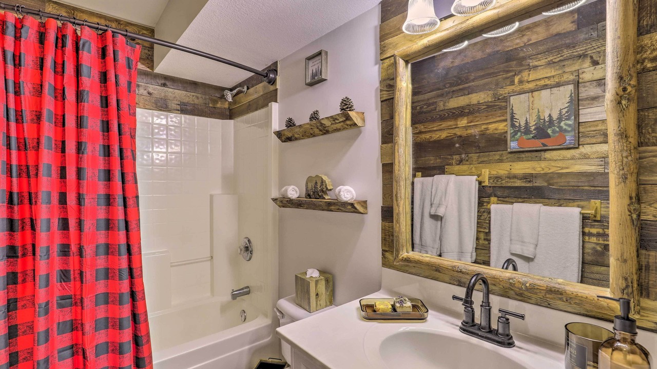 Photo of Bathroom in Gerton