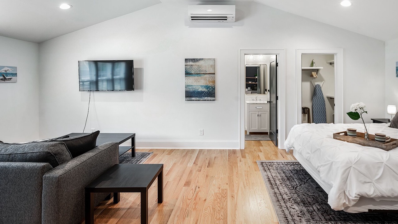 Photo of Bedroom in Villa Heights