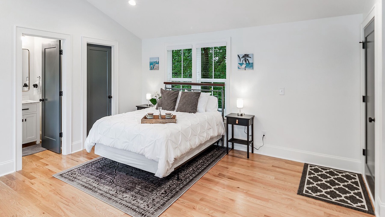 Photo of Bedroom in Villa Heights