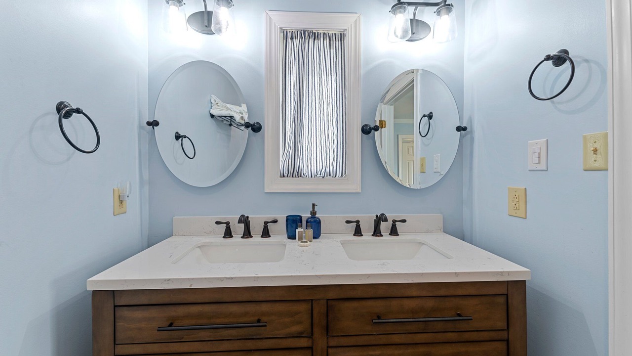 Photo of Bathroom in Oriental