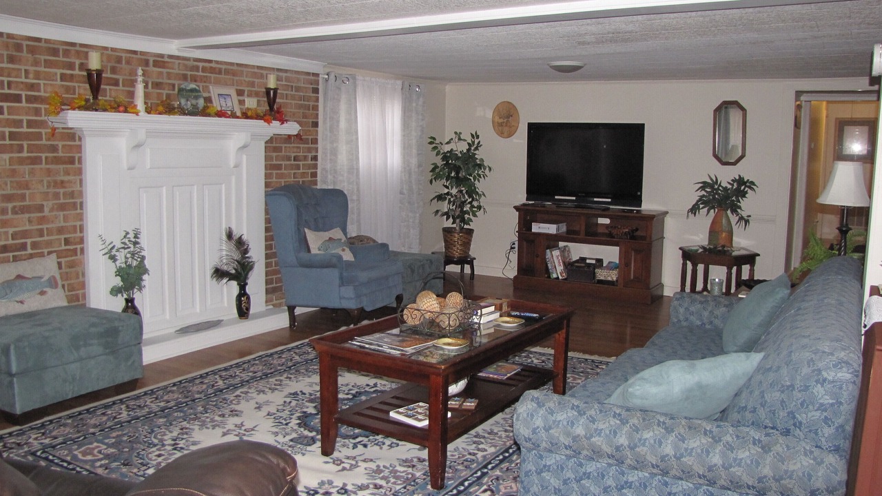 Photo of Livingroom in Whites