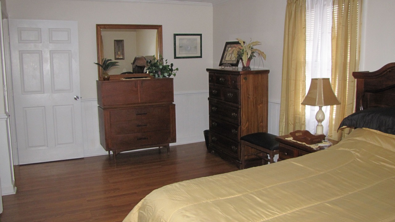 Photo of Bedroom in Whites