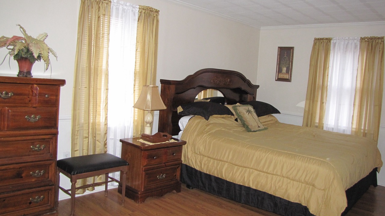 Photo of Bedroom in Whites