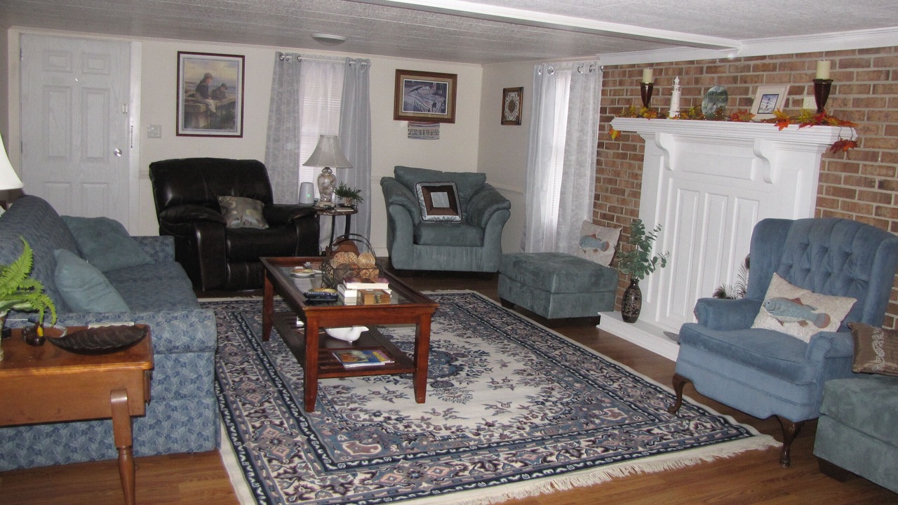 Photo of Livingroom in Whites