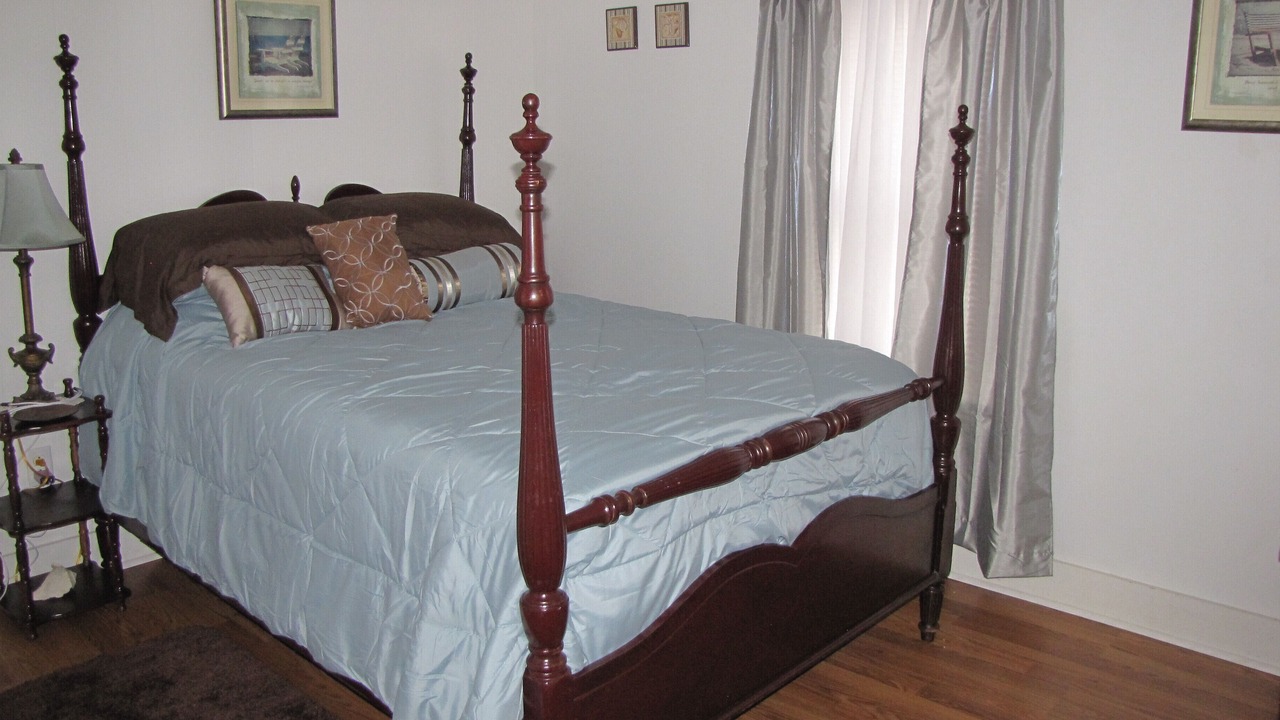 Photo of Bedroom in Whites